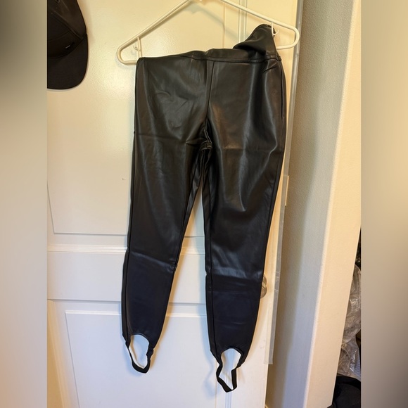 NWT WeWoreWhat Vegan Leather Black Stirrup Leggings size XS - Picture 3 of 3